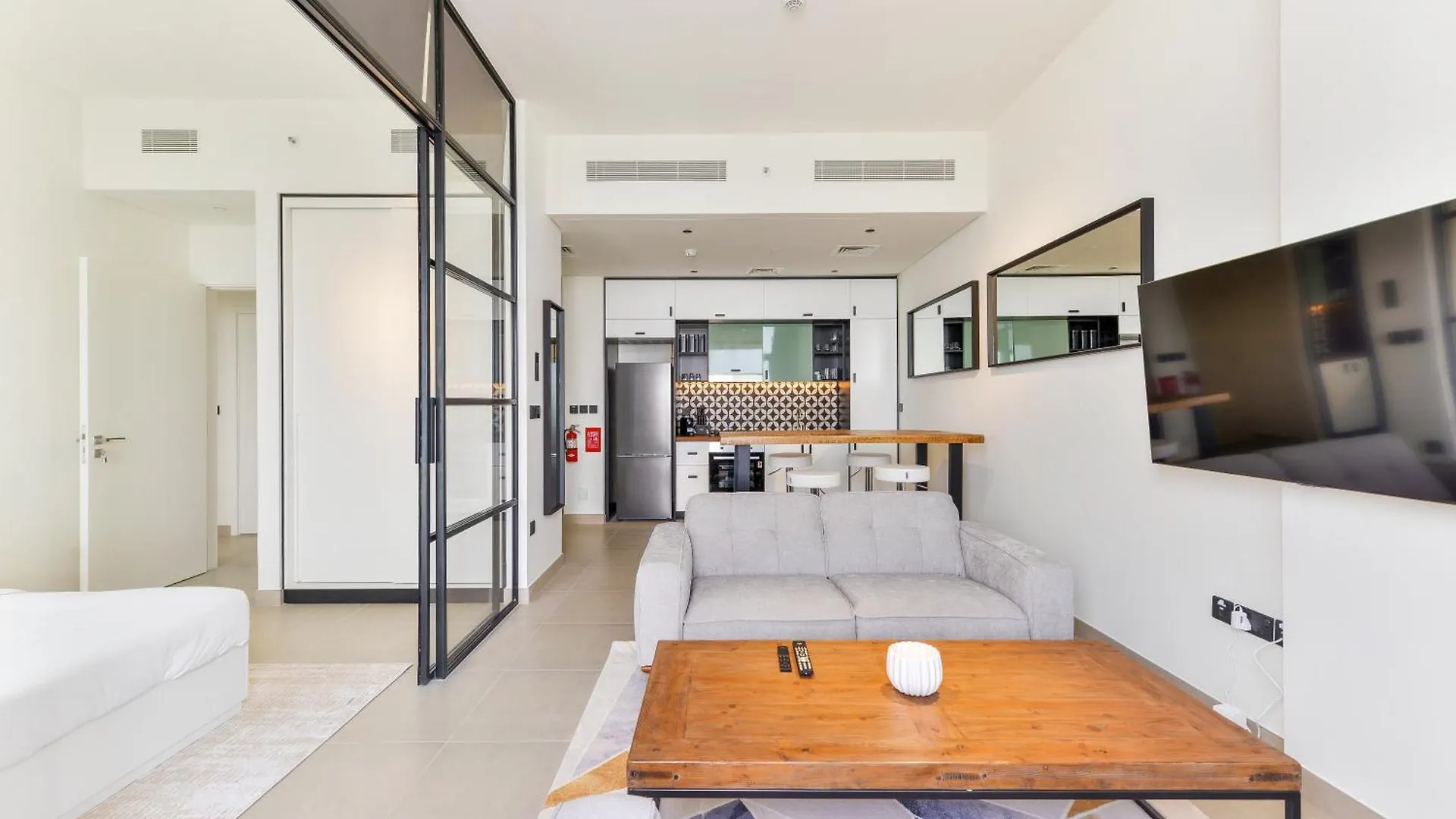 Fresh & Stylish 2Br Living At Collective Tower 1 Apartment Dubai