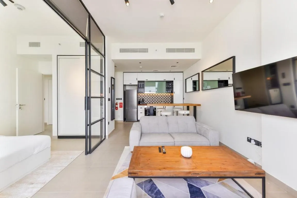 Fresh & Stylish 2Br Living At Collective Tower 1 Apartment Dubai United Arab Emirates