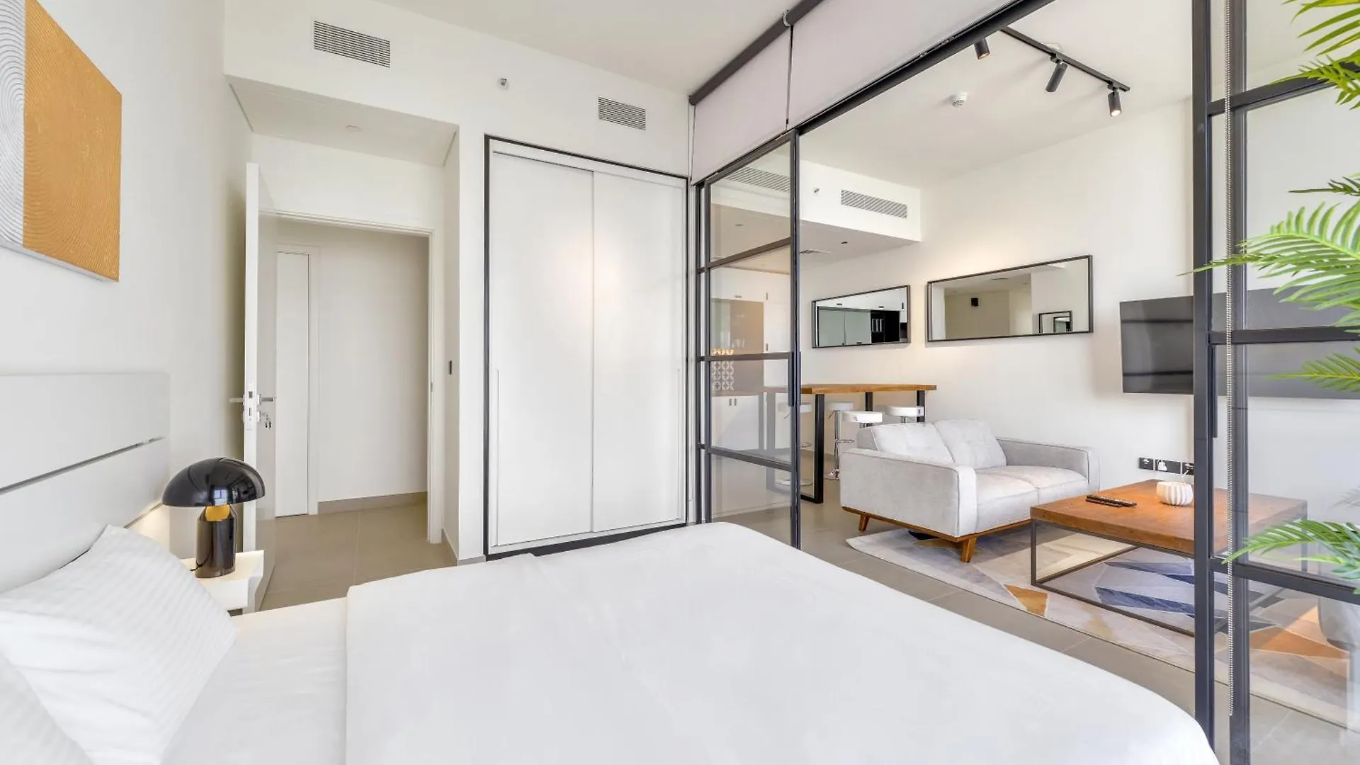 Fresh & Stylish 2Br Living At Collective Tower 1 Apartment Dubai United Arab Emirates