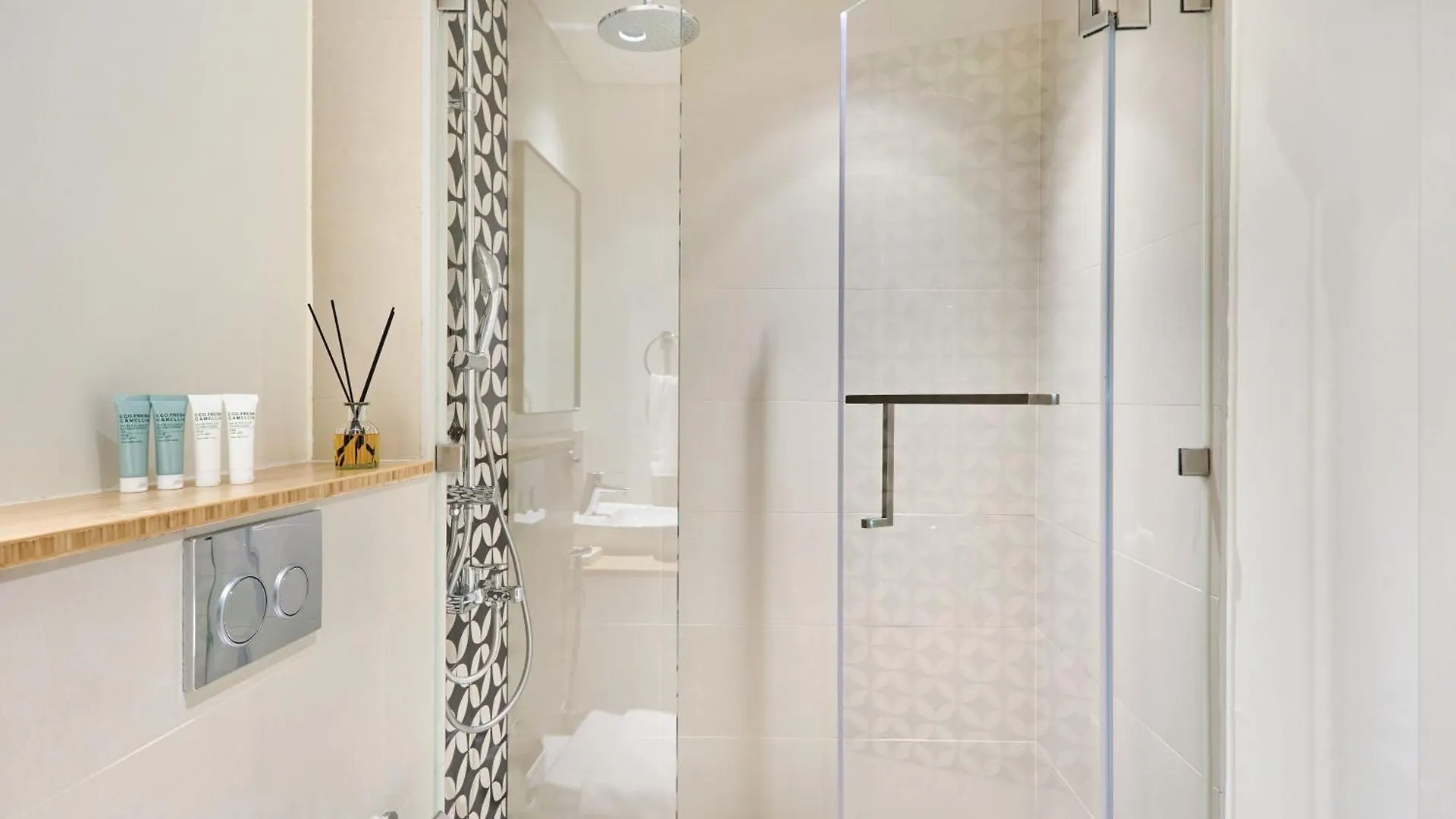 Fresh & Stylish 2Br Living At Collective Tower 1 Apartment Dubai