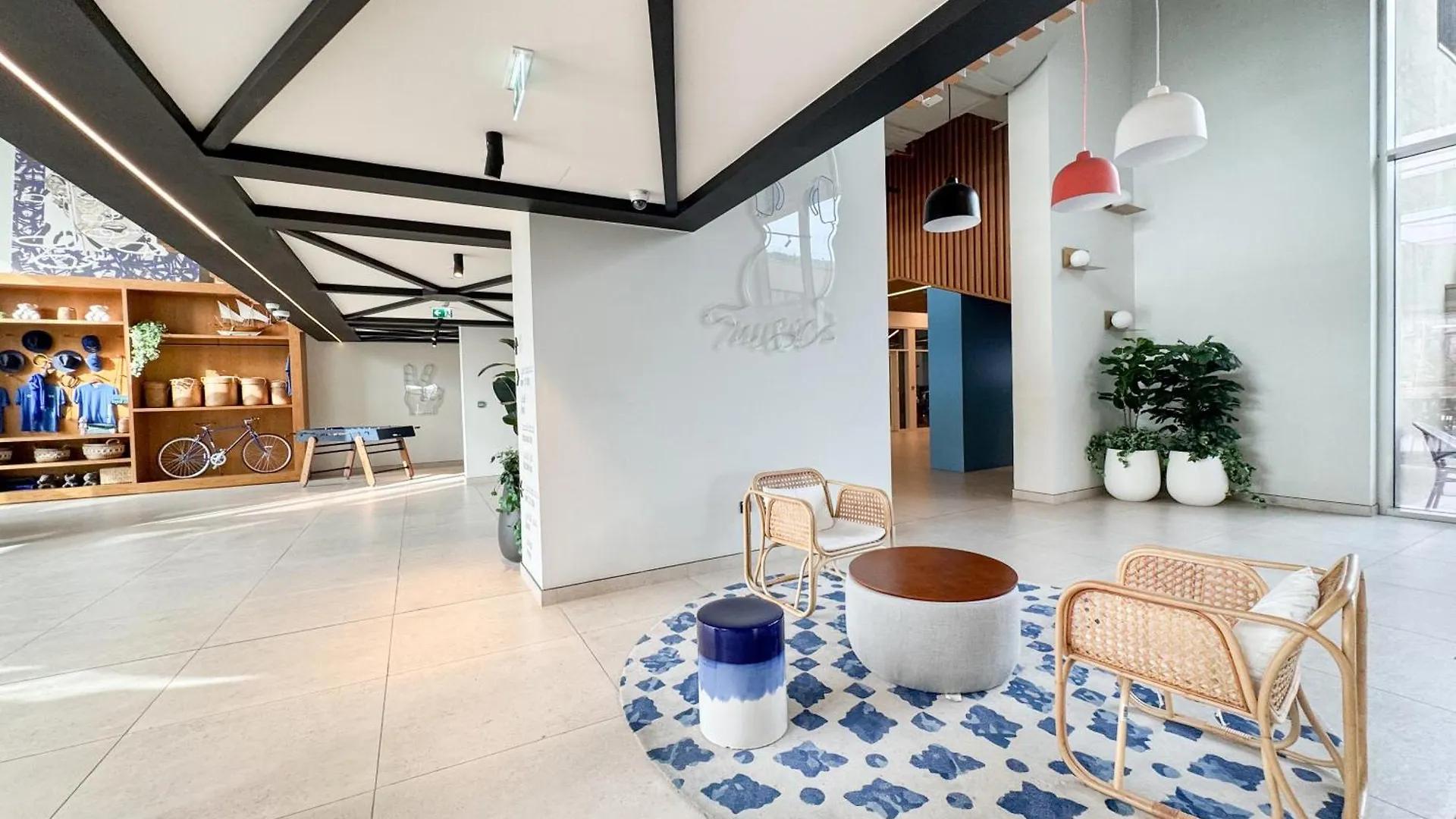 Fresh & Stylish 2Br Living At Collective Tower 1 Apartment Dubai