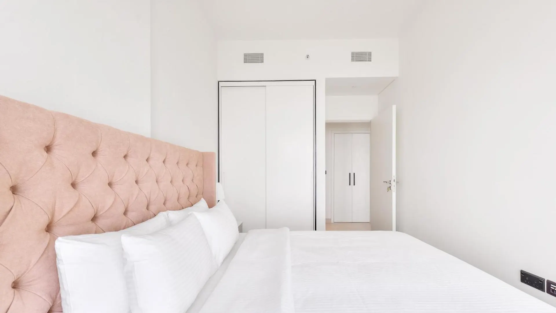 Appartamento Fresh & Stylish 2Br Living At Collective Tower 1 Dubai